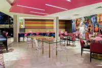 Staypineapple, the Maxwell Hotel, Seattle Center Seattle