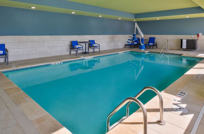 Holiday Inn Express & Suites Lee's Summit - Kansas City by IHG photo 4