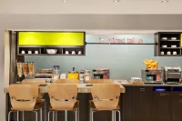 Home2 Suites by Hilton Woodbridge Potomac Mills - breakfast