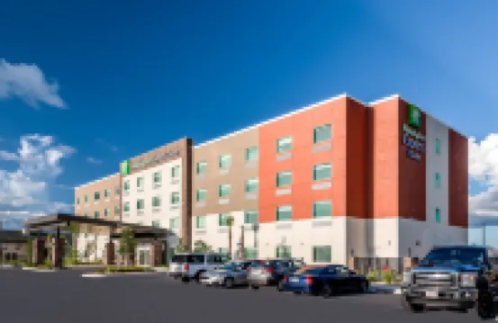 蓬塔戈達智選假日套房酒店