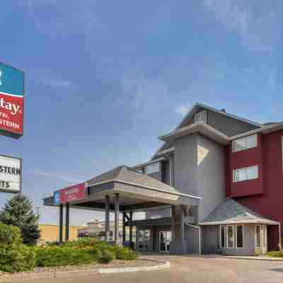 SureStay Plus Hotel by Best Western Lethbridge Hotel Exterior
