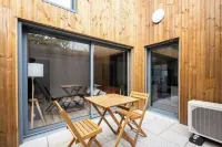 Apartment Comfortable in the Centre of Pau: Parking, AC... Hotels near PAU Station