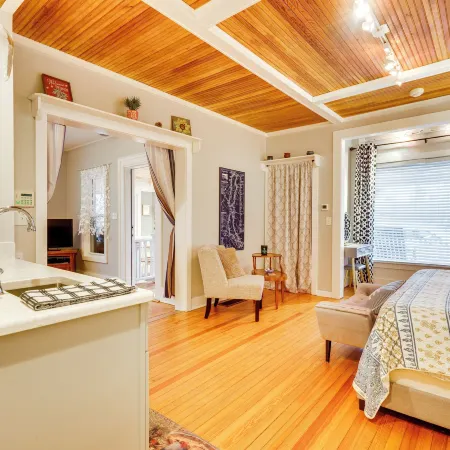 Historic Bemus Point Studio w/ Porch: Walk to Lake