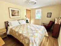Charming 3-bedroom cottage in Truro with AC Hotels near Cape Cod National Seashore