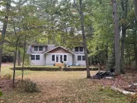 Serene Dragonfly Point at Meta Lake: 3-Acre Property on Private Lake Hotels in Lincoln