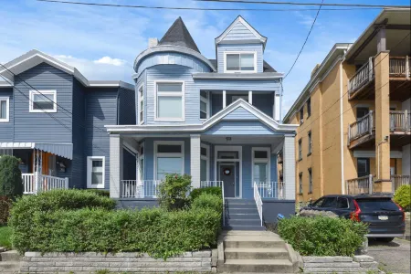 Cozy Haven with Shared Kitchen and Workspace - Charming Retreat Отели рядом с достопримечательностью «Fox Chapel Golf Club»