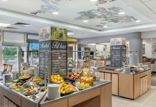 노보텔 수영장 시설