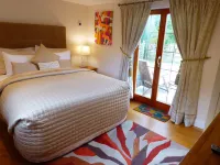 Handywater Cottages Hotels in Henley-on-Thames