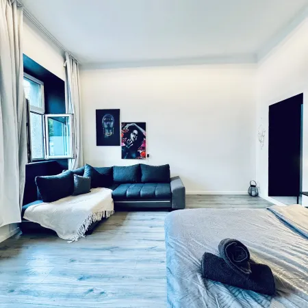 Comfortable 1BR Stay Central Vienna Отели рядом с достопримечательностью «Возвышенность Каленберг»