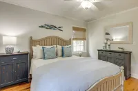 3 Mi to Beach: Pawleys Island Cottage - Boutique