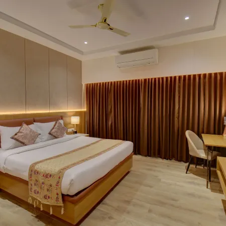 Hotel Warma Palace