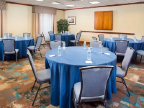 Hampton Inn & Suites Mansfield Hotels in Mansfield