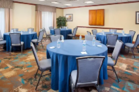 Hampton Inn & Suites Mansfield Hotels in Mansfield