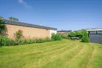 Modernly Furnished 6-person Bungalow in the Seaside Resort of De Koog - 2-Star