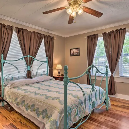 Cozy Gulfport Home Walk to Beach, Marina and Casino