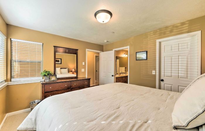 Near Skiing and Hiking Inviting Retreat in Victor!
