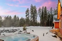 Secluded Acreage with Hot Tub and Game Room