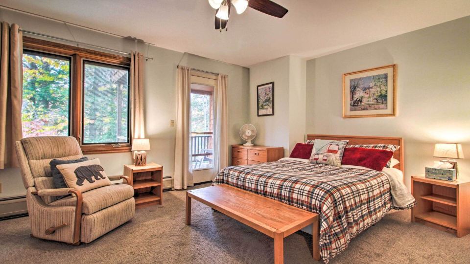 2-Story Townhouse - 1 Mi to Killington Ski Area!