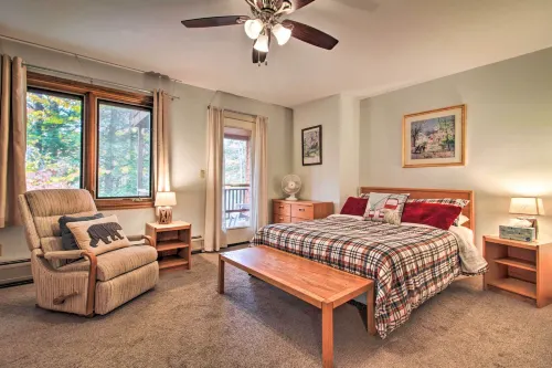 2-Story Townhouse - 1 Mi to Killington Ski Area! - balcony