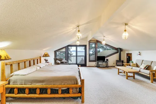 Flathead Lake Views: Scenic & Spacious Retreat! - 3-Star