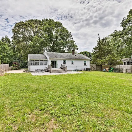 Hamptons Bay Home on Shinnecock Bay w/ Yard!