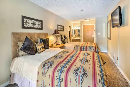 Ski-in/Ski-Out Copper Mountain Condo w/ Balcony! - Kylpyammeita