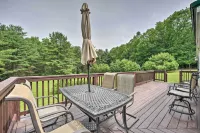 Deck, Fire Pit & Yard: Mountain Escape! - Parkplatz