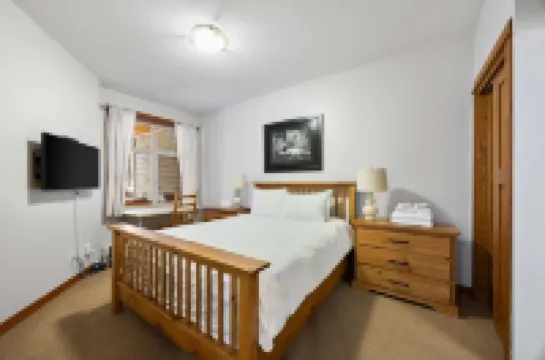 Settlers Crossing #29 by Bear Country Hôtels à : Thompson-Nicola P