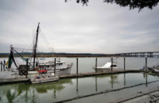 Romantic Waterfront Getaway 1st Floor Deep Water Views