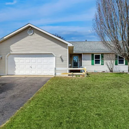 1/2 Mi to Lake! Traverse City Retreat w/ Dock