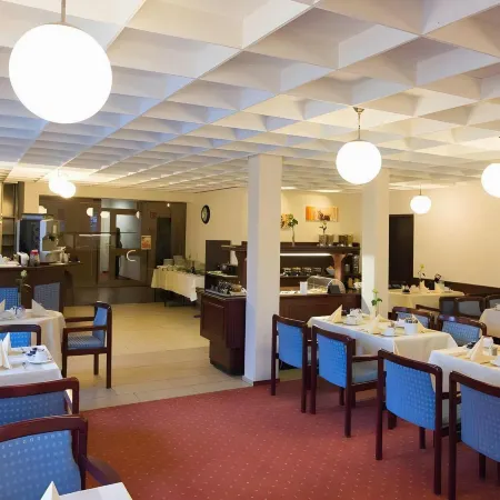 Hotel Senator