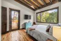 Twin Retreat Cabin 1: Hot Tub, Fire Pit, Golf Shangri La, Boat Grand Lake