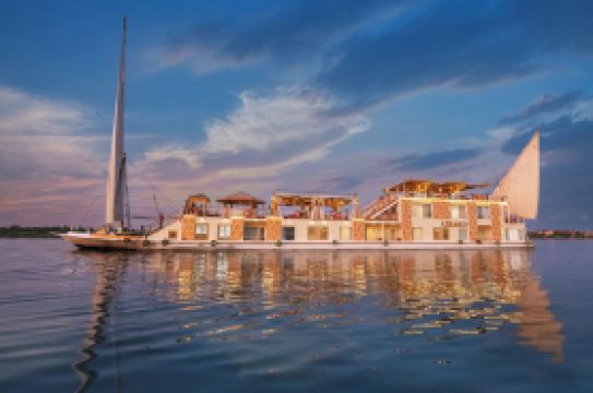 Azhar Dahabiya luxury suites