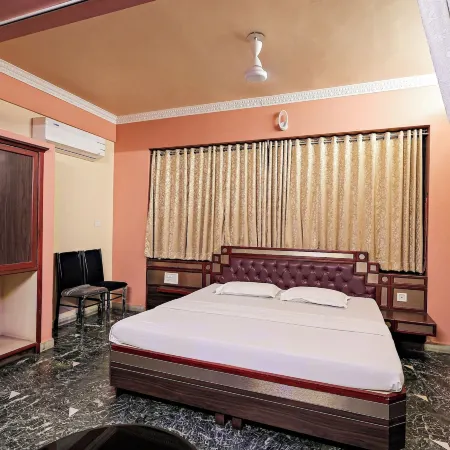 Land Mark Inn