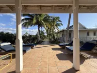 Rocks Retreat 2 Bedroom Home - parking