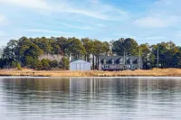 'the Bayside Escape' Remote Chesapeake Bay Estate - Homestays