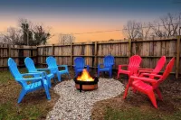 Charming house, sleeps plenty with Hot Tub and large backyard and fire pit