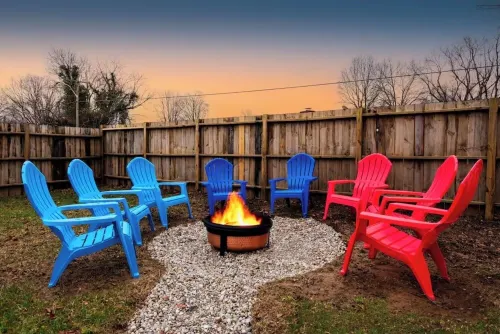 Charming house, sleeps plenty with Hot Tub and large backyard and fire pit