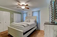 Sunset Oasis by the Boondocks - 4-Star
