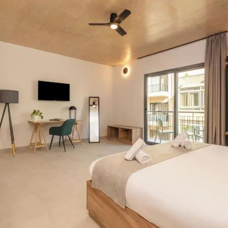 224 Boutique Hostel Отели в г. Слима