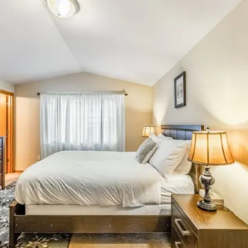 Serenity in Prime Everett Craftsman Near Boeing!