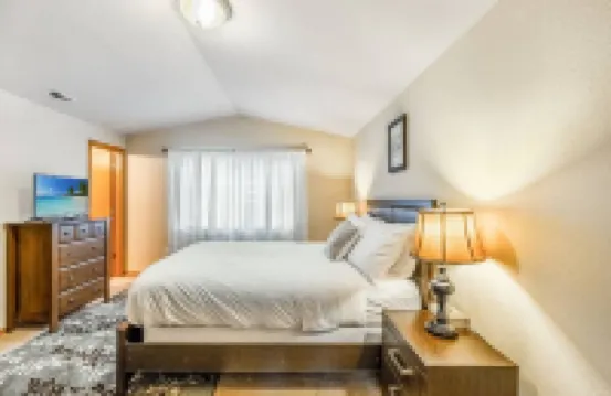 Serenity in Prime Everett Craftsman Near Boeing!