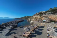 Aquila Elounda Village Resort, Suites & Spa - de playa