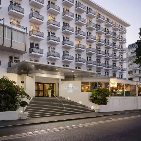 Protea Hotel Cape Town Sea Point Отели рядом с достопримечательностью «Си-Пойнт»