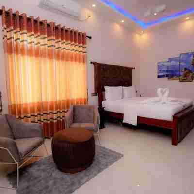 Infenta's Villa Hotel & Restaurant Rooms