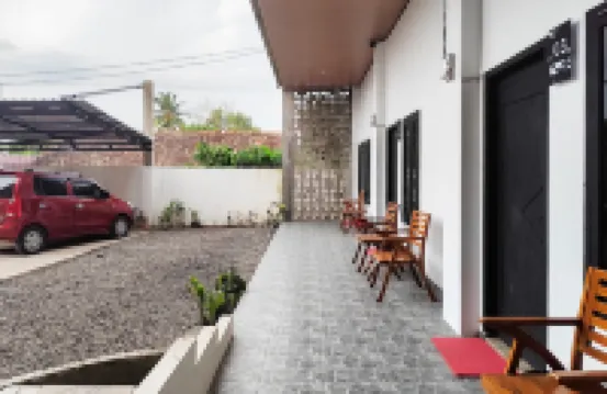 Urbanview Hotel Syariah at Glory Guest House Kota Baru فنادق في 