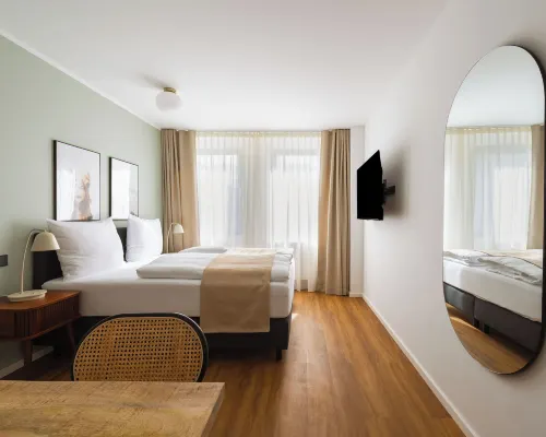 Limehome Leverkusen Wiesdorfer Platz Hotels near فليتار
