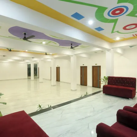 Hotel The Viraj Palace