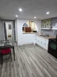 Bright & Cozy 2-Bedroom Main Floor Suite