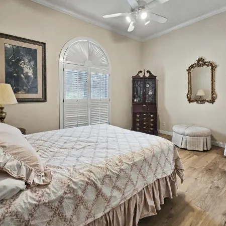 Massive Lakefront Mansion, 9Br/6BA 16 Beds, Private Pool & Dock, 9200Sqft+